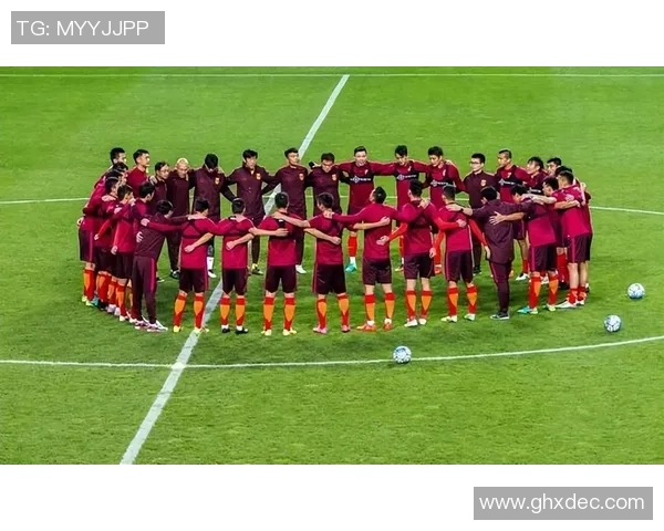 中国足球迎战卡塔尔期待逆袭之战全力争取胜利展现团队精神 中国足球迎战卡塔尔期待逆袭之战全力争取胜利展现团队精神